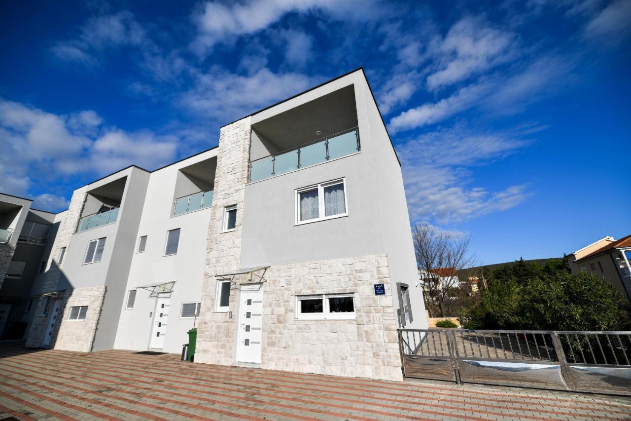 Deluxe Triplex Antea Villa Sukosan Exterior photo